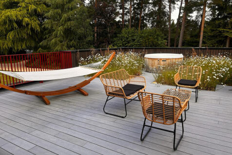 233335 - roof terrace 2.jpg