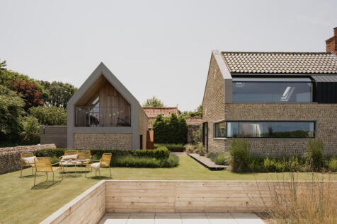 292210 - Seven Whistlers, Salthouse (exteriors)...