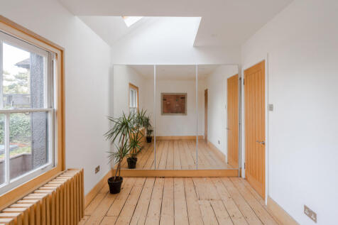 254079 - St Jude&#39;s Cottage-1.jpg