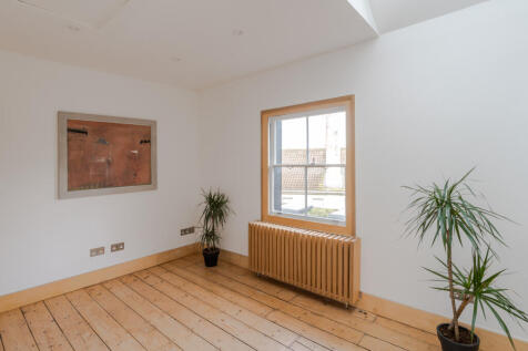 254087 - St Jude&#39;s Cottage-9.jpg