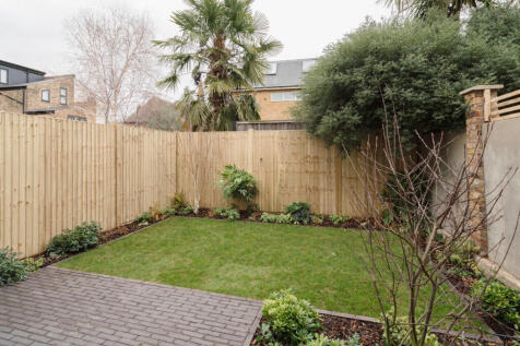 246520 - ASHBOURNE-GROVE-16.jpg