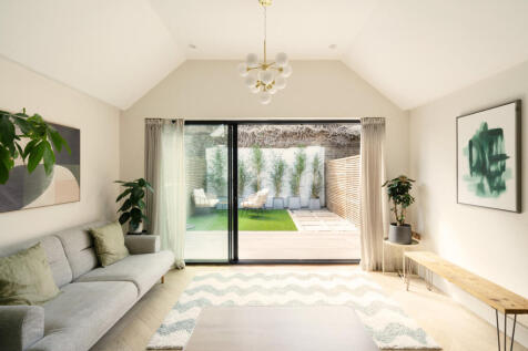 272837 - HARGWYNE-STREET-07.jpg