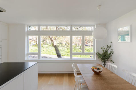 272747 - 75 Hall Drive-35.jpg