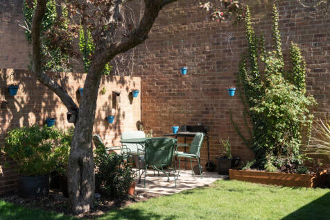 276228 - BISHOPSFIELD-HARLOW-030.jpg