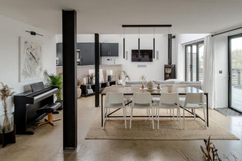 266222 - TMH_MILE END ROAD-101.jpg