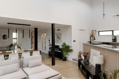 266234 - TMH_MILE END ROAD-113.jpg
