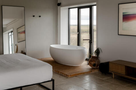 266250 - TMH_MILE END ROAD-129.jpg