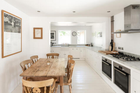 110149 - Woolnough Road_The Modern House (12).jpg