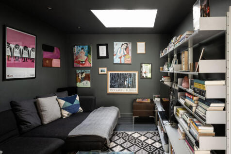 110103 - Woolnough Road_The Modern House (23).jpg