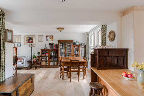 275852 - Flat B, 13 Clerkenwell Close-17.jpg