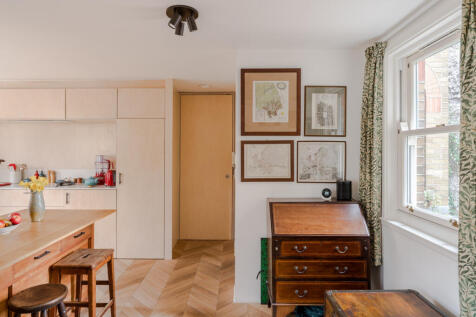 275873 - Flat B, 13 Clerkenwell Close-38.jpg