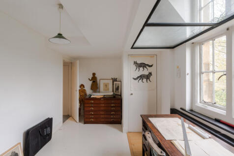 278807 - Flat 2, Royal Victoria Patriotic Build...
