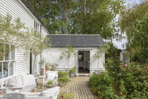 78758 - Foster House_The Modern House (109).jpg