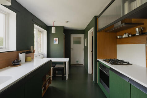 280911 - 15 The Holdings, The Ryde, Hatfield, A...