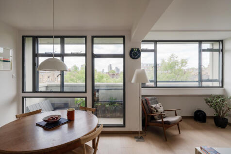 283590 - Keeling House, London E2 - high res - ...