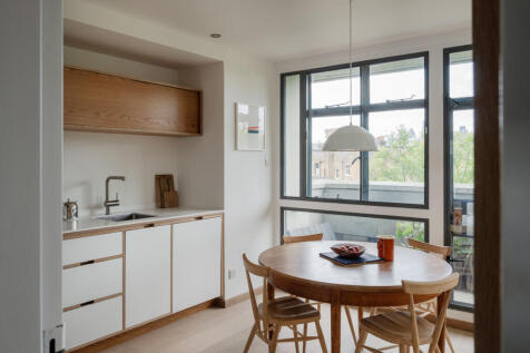 283596 - Keeling House, London E2 - high res - ...
