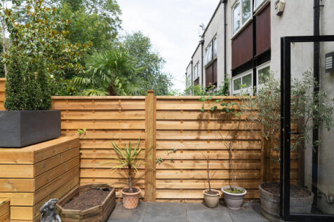 295107 - CENTURY-YARD-018.jpg