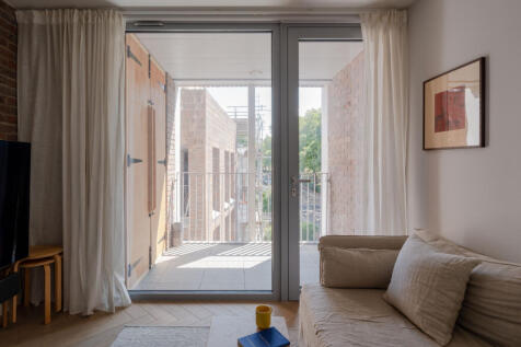 296561 - Maple Path, London E5 - high res-00432...