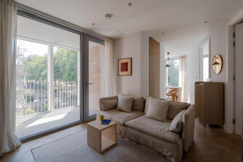 296560 - Maple Path, London E5 - high res-00431...