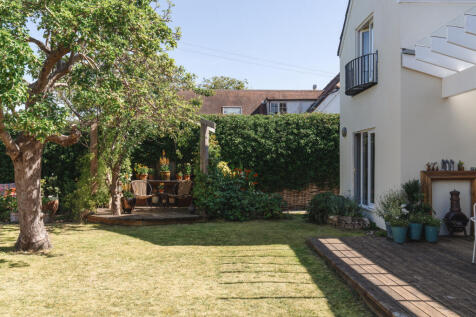 298504 - Greystones_Faringdon_HighRes-9.jpg