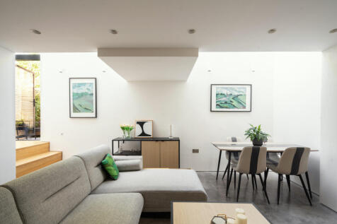 299049 - HILL-HOUSE-ROAD-03.jpg