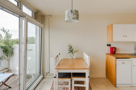302957 - Flat 17, Edrich House-25.jpeg
