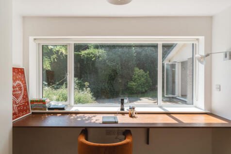 299004 - 4PheasantWalk_HighLegh_HighRes-12.jpg