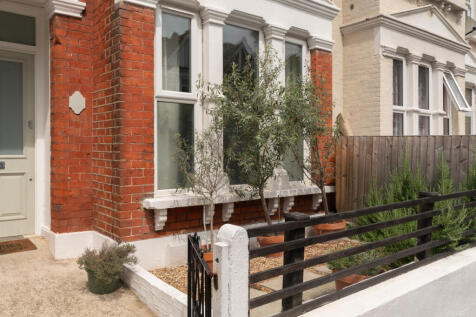 302869 - HUNTLY-ROAD-SE25-03.jpg