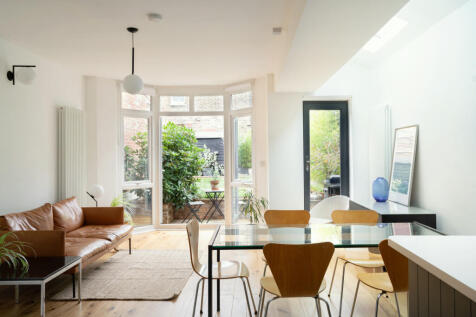 302873 - HUNTLY-ROAD-SE25-07.jpg