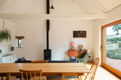 301184 - The Stables, Manor Farm_Inigo-2.jpg