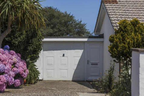 160497 - GWELANMOR ROAD, ST IVES-31.jpg