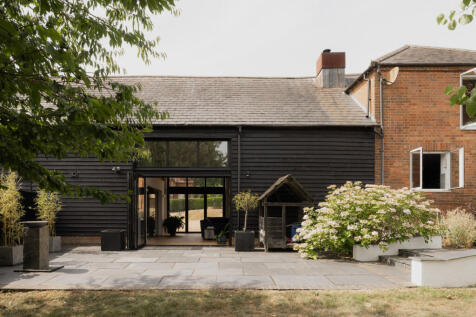 304795 - The Long Barn, Isle of Wight Lane, Ken...