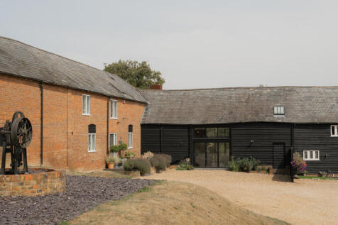 304858 - The Long Barn, Isle of Wight Lane, Ken...