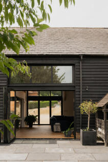 304838 - The Long Barn, Isle of Wight Lane, Ken...