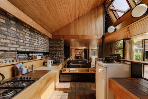 301064 - 1 Church Lane 51.jpg