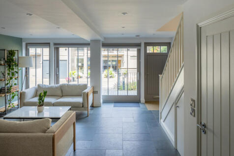 305875 - THE CASTING HOUSE-15.jpg