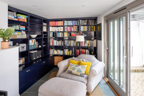 305896 - THE CASTING HOUSE-27.jpg
