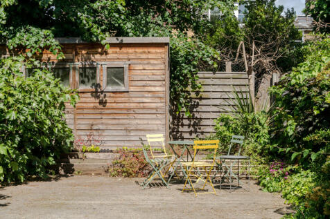218601 - 21 Ickburgh Road-28.jpg