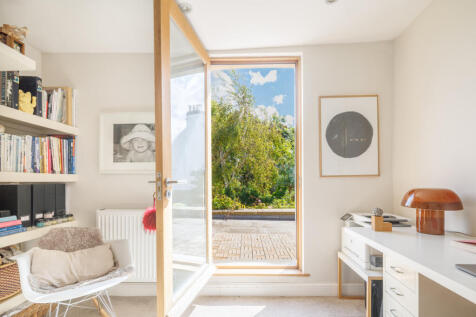 309165 - LillieshallRoad-SW4-JSouteyrat-18909.jpg