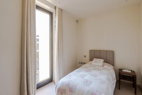 311626 - 4 Cotswold Mews-18.jpeg