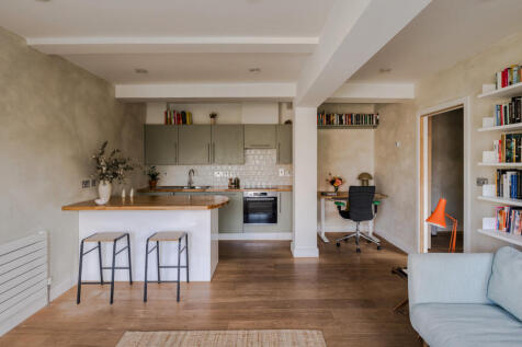 312383 - Flat 2, 110-114 Grafton Road-20.jpeg