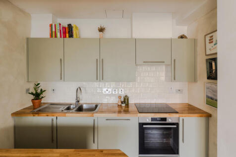 312385 - Flat 2, 110-114 Grafton Road-22.jpeg