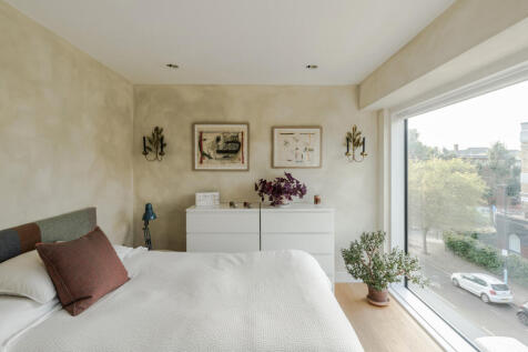 312367 - Flat 2, 110-114 Grafton Road-4.jpeg