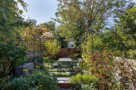 315368 - MordenRdLondon-JSouteyrat-15240.jpg