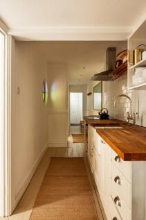 316064 - 25_10_TMH E8 2EP13798-Edit.jpg