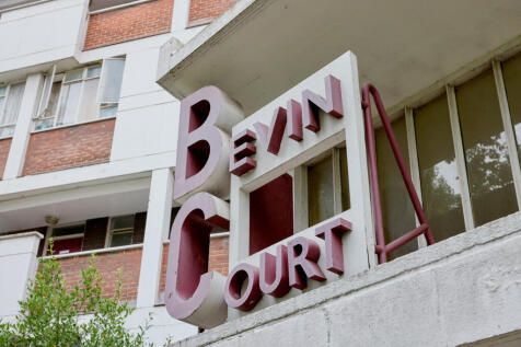296310 - BEVIN COURT_02.JPG