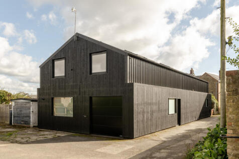 236558 - 20241003-THE-WORKS_HYTHE_TMH-21_HI_RES...