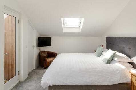 236568 - 20241003-THE-WORKS_HYTHE_TMH-31_HI_RES...