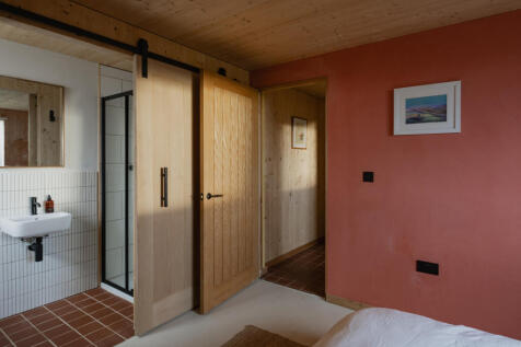 323731 - Doune Cottage, Garelochhead, Scotland ...