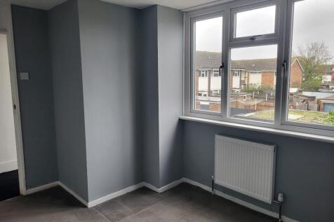 3rd Bedroom (1st)